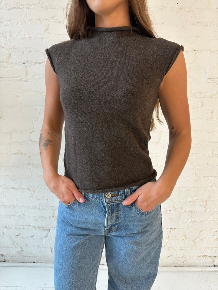 Lennon Cap Sleeve Fitted Top- Brown