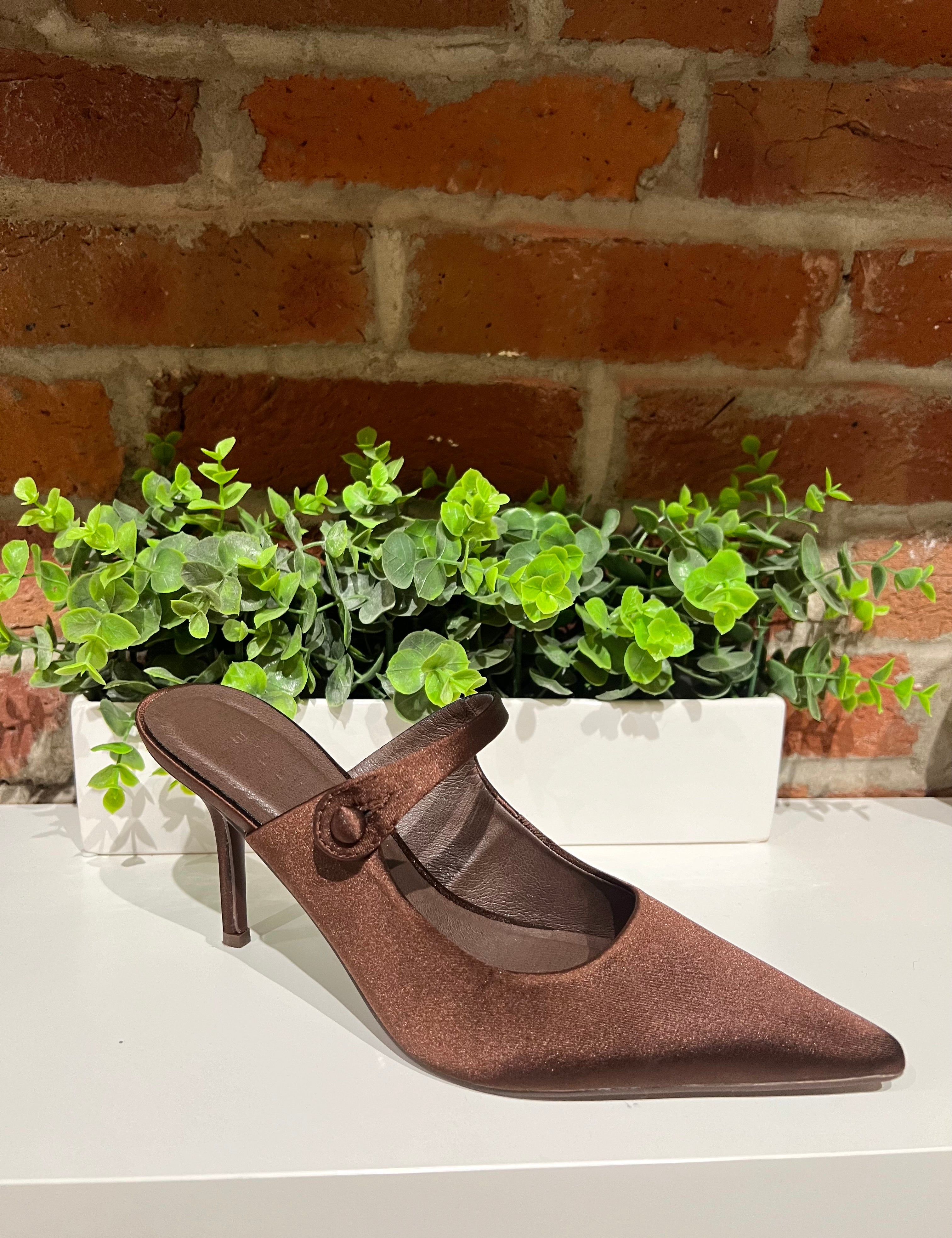 Val Brown Pointed Toe Satin Finish Heel.