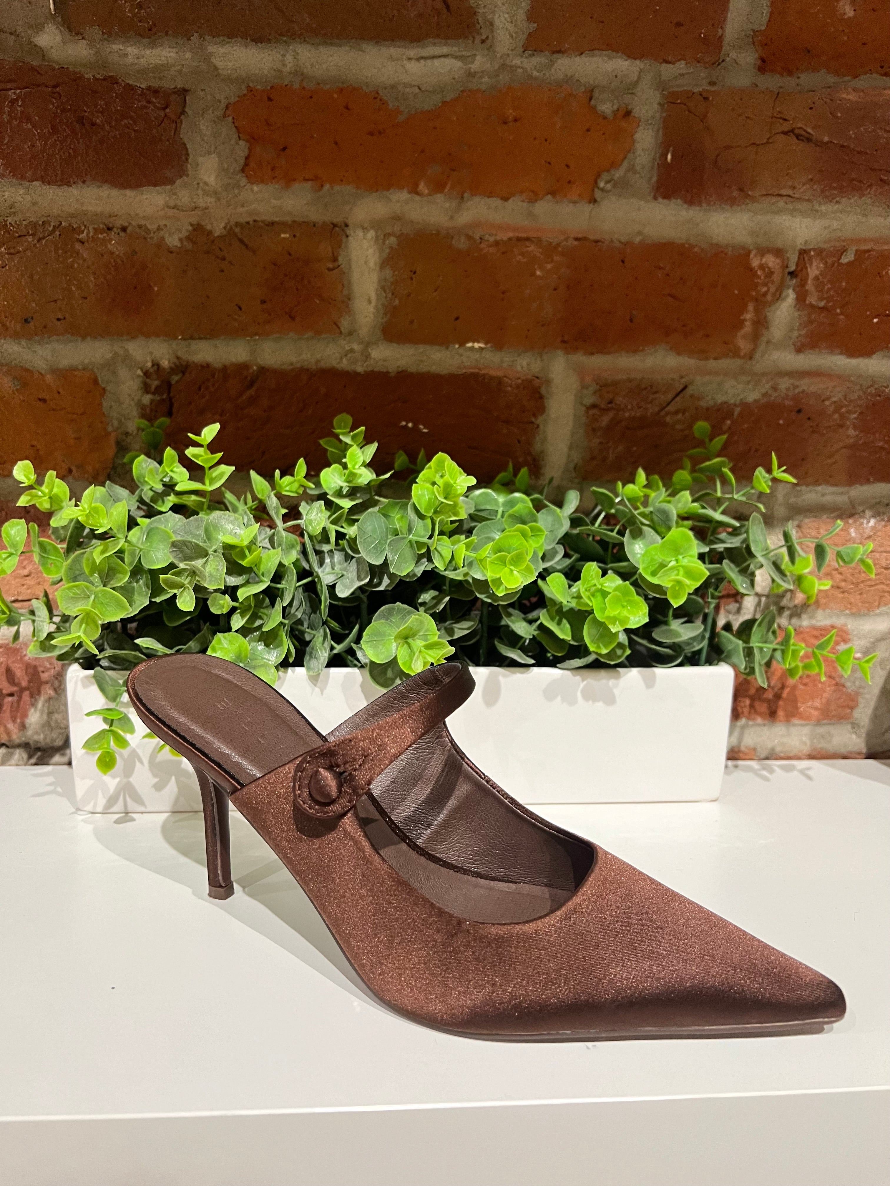Val Brown Pointed Toe Satin Finish Heel.