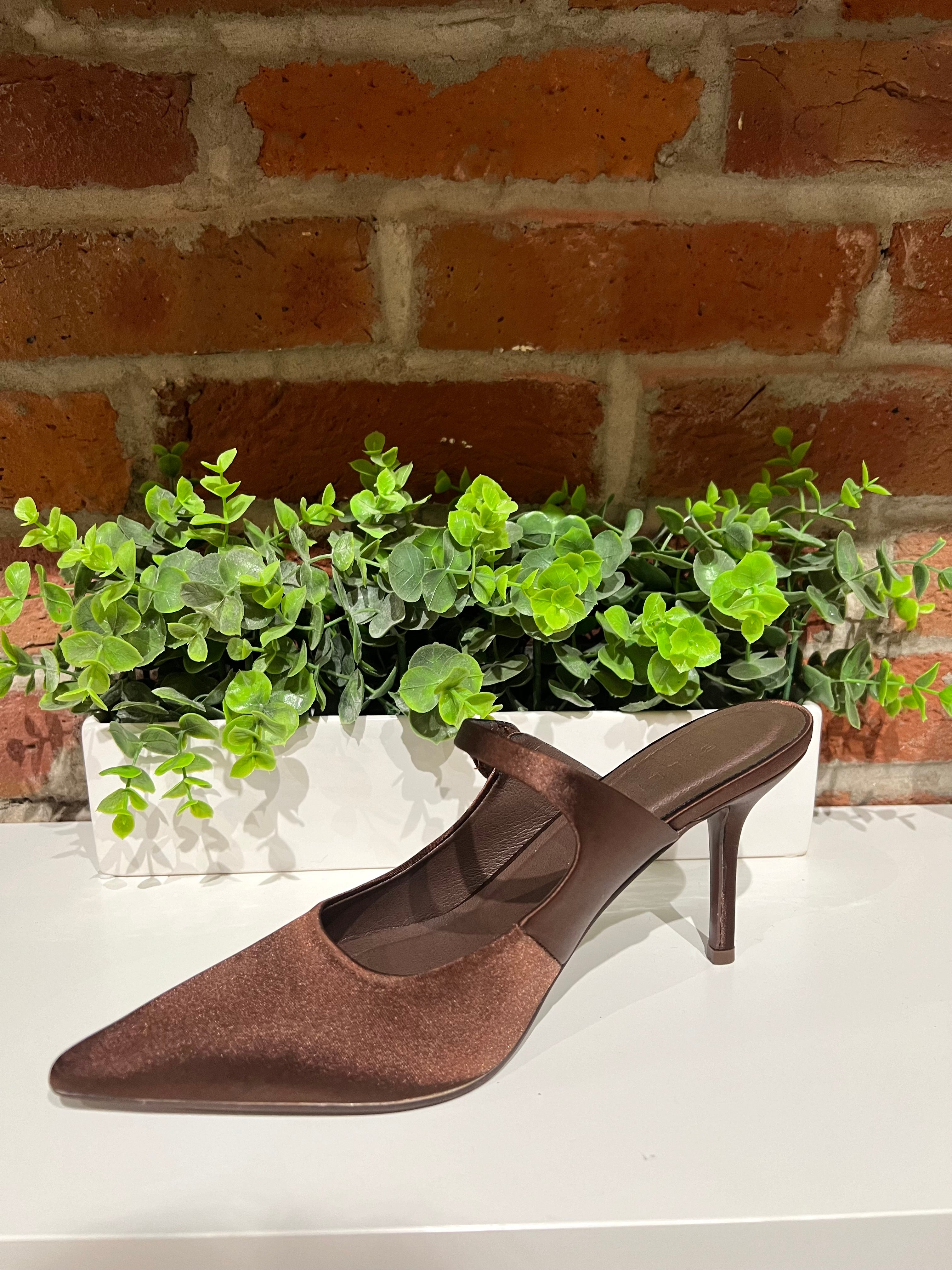 Val Brown Pointed Toe Satin Finish Heel.