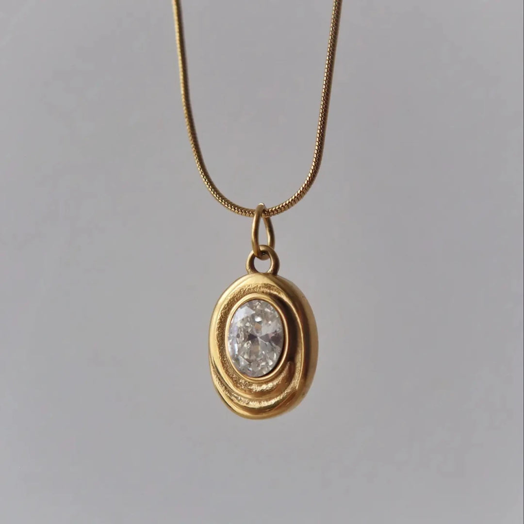 Isabel Oval Pendant Necklace - Gwenna The Label