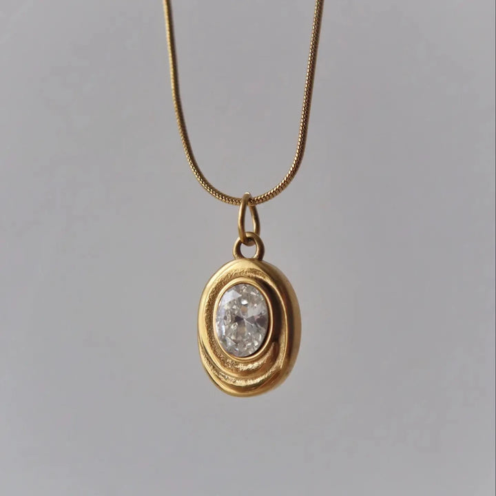 Isabel Oval Pendant Necklace - Gwenna The Label